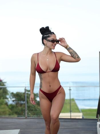 Full leaked Izzyflannery page private onlyfans photo