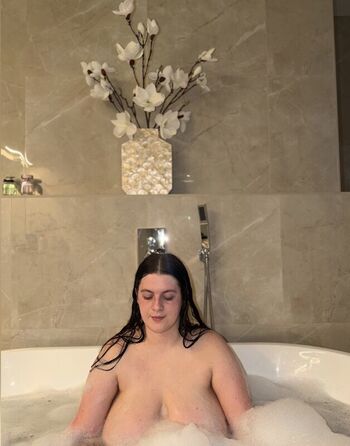 Full leaked Lauvlylu private onlyfans photo