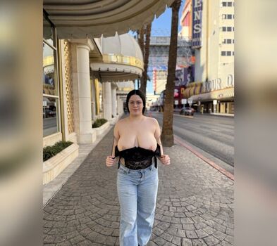 Full leaked Lauvlylu private onlyfans photo